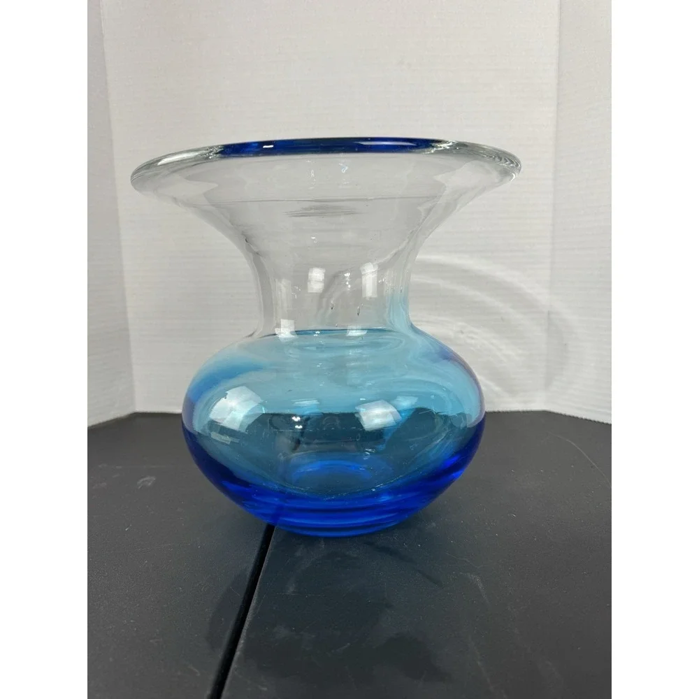Beautiful Hand Blown Blue Glass Vase Vintage Heavy Medium‎ Sized
